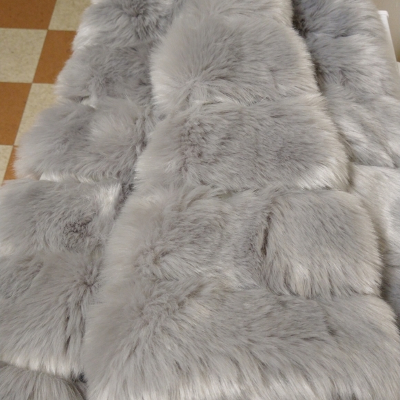 Ducie London Faux coat - Picture 4 of 6